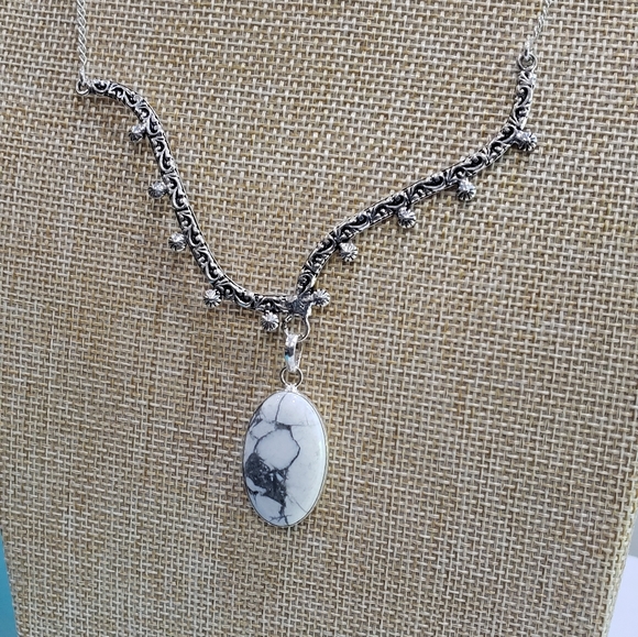 Handmade Howlite 925 Silver Fashion Necklace - Picture 4 of 14